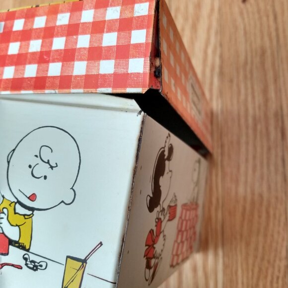 Vintage 60s Snoopy Recipe Box Peanuts Gang Charlie Brown Tin Metal - Picture 5 of 16